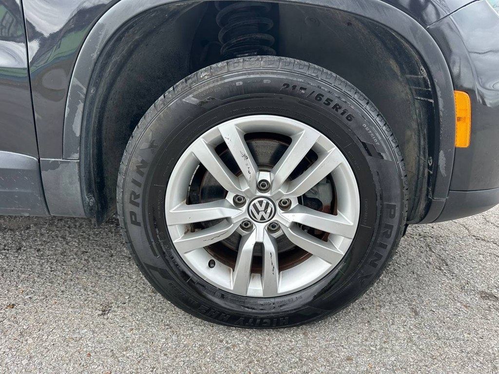 Volkswagen Tiguan 2WD 4dr Auto SE w/Sunroof & Nav 2012