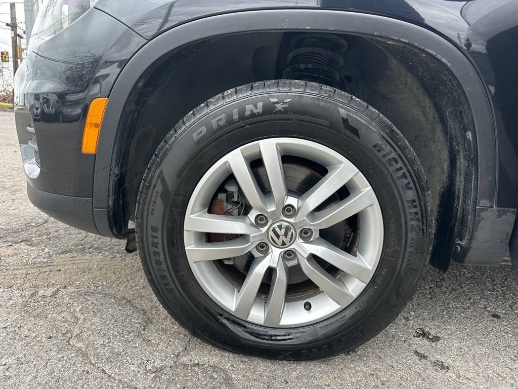 Volkswagen Tiguan 2WD 4dr Auto SE w/Sunroof & Nav 2012