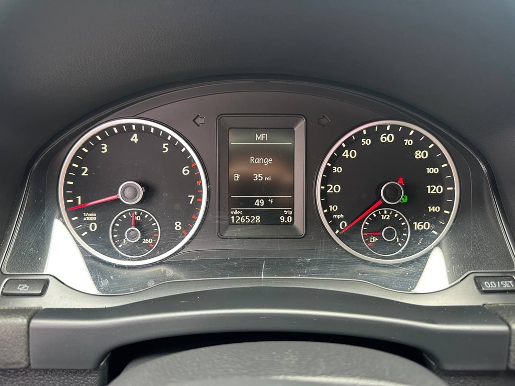 Volkswagen Tiguan 2WD 4dr Auto SE w/Sunroof & Nav 2012