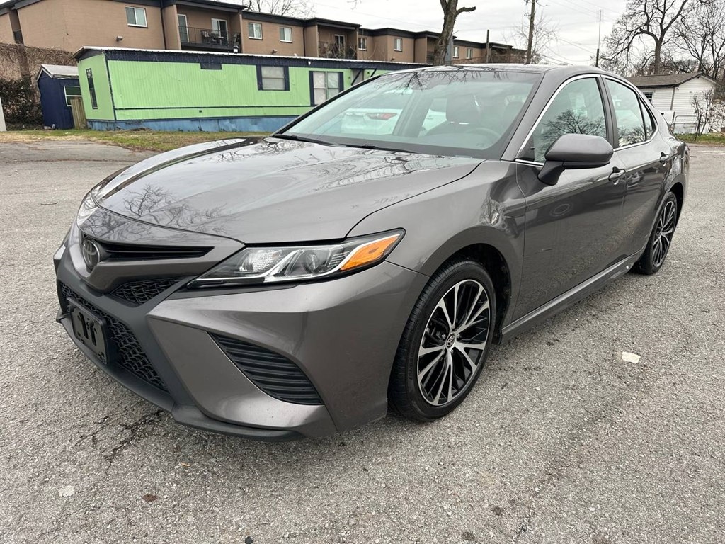 Toyota Camry SE Auto (Natl) 2020