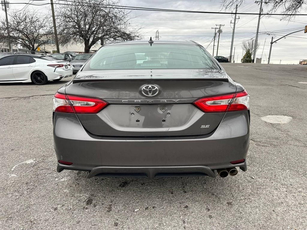 Toyota Camry SE Auto (Natl) 2020