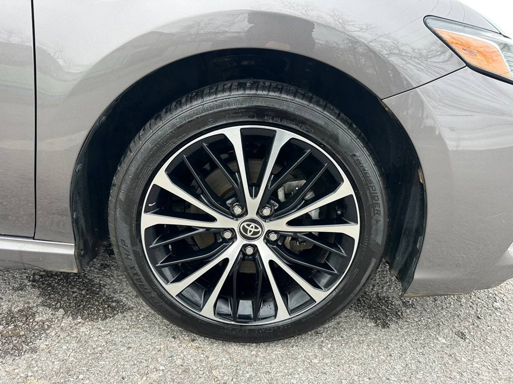 Toyota Camry SE Auto (Natl) 2020