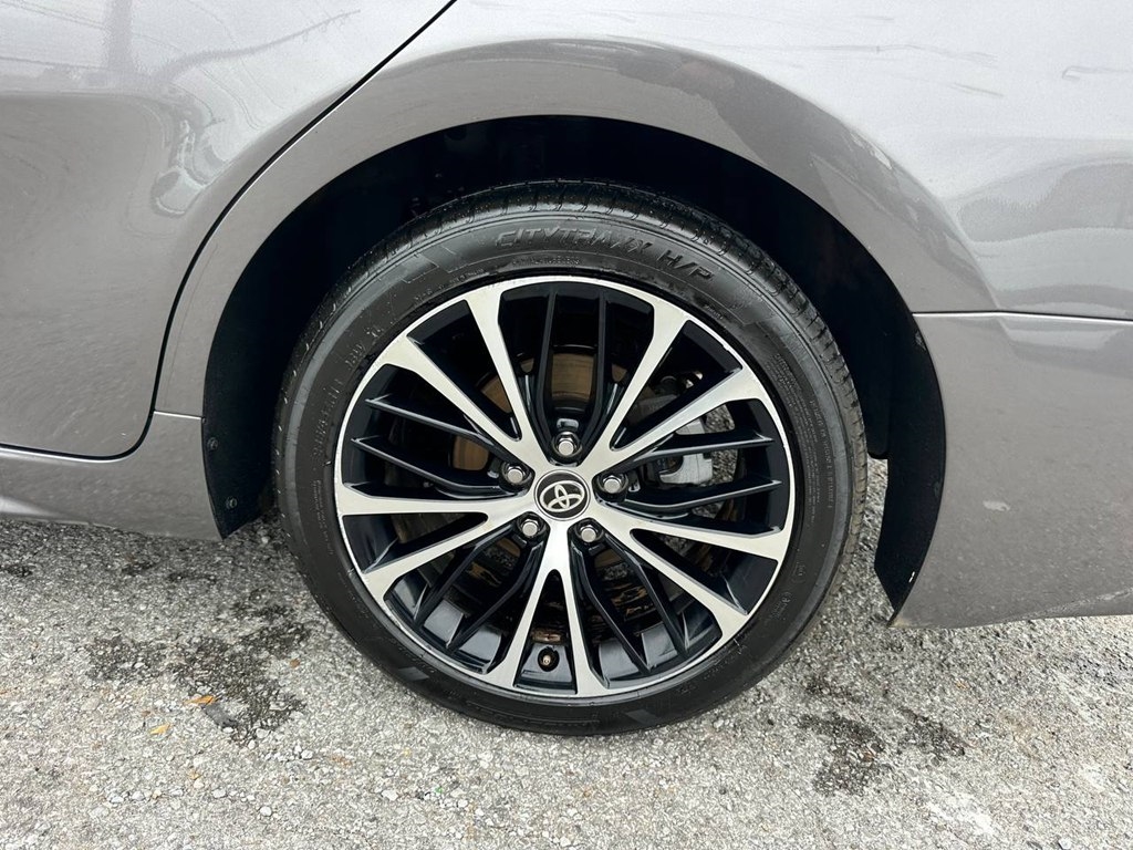 Toyota Camry SE Auto (Natl) 2020