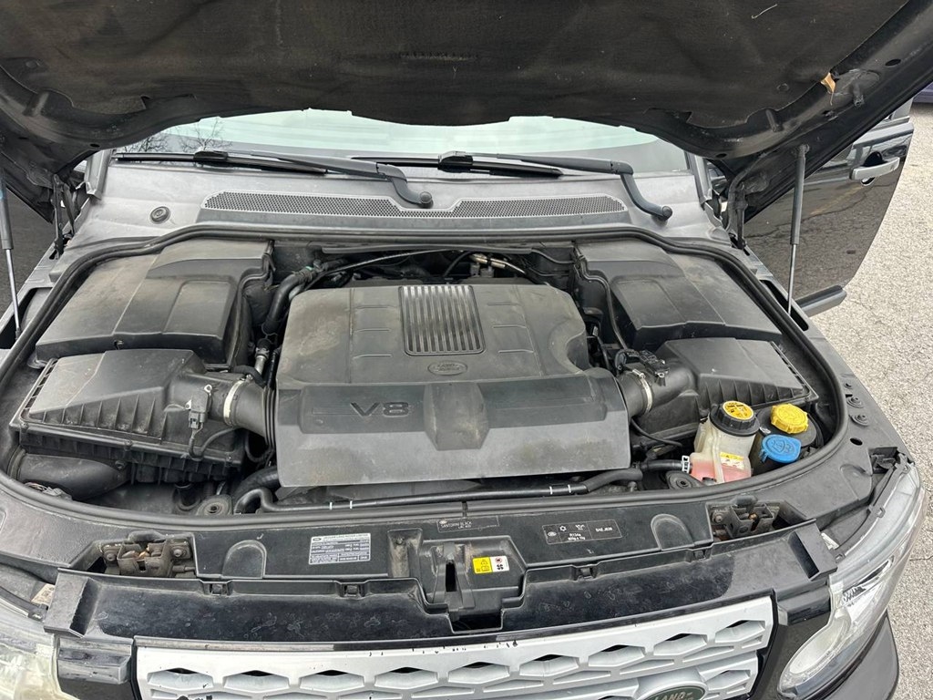 Land Rover LR4 4WD 4dr LUX 2013