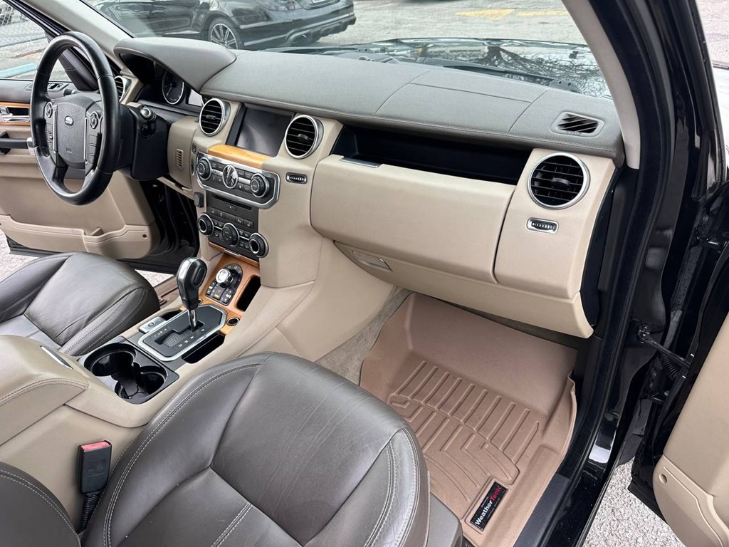 Land Rover LR4 4WD 4dr LUX 2013