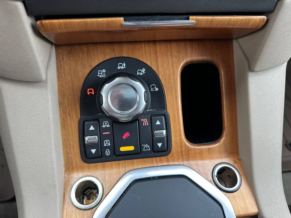 Land Rover LR4 4WD 4dr LUX 2013