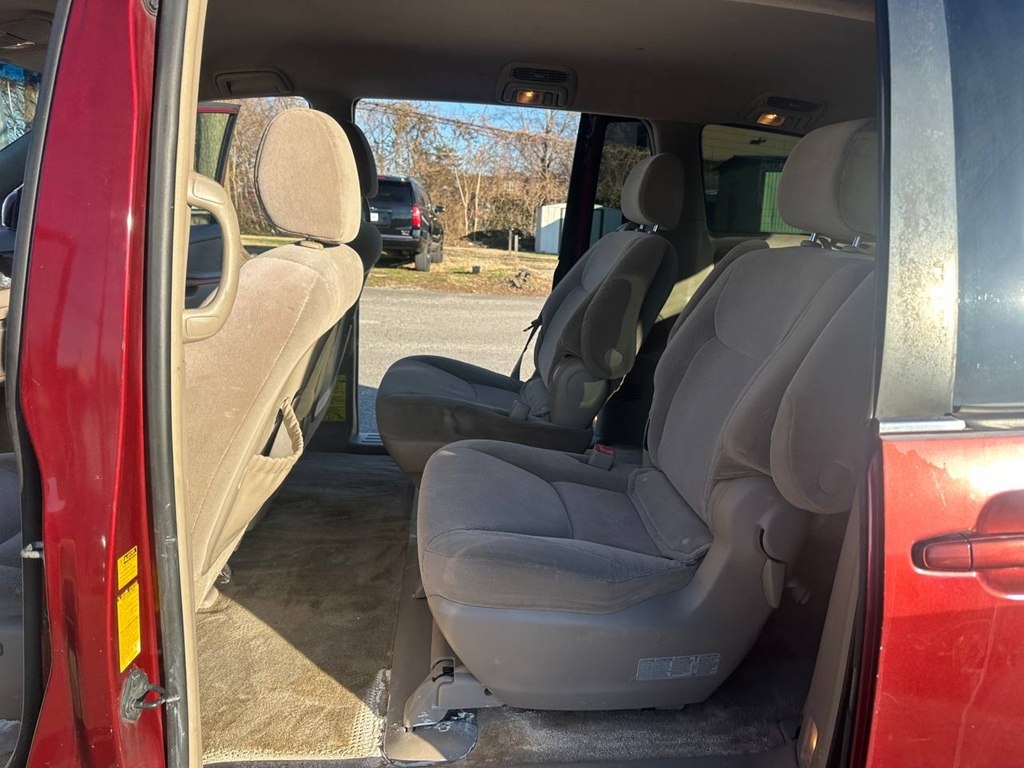 Toyota Sienna 5dr XLE FWD 7-Passenger (Natl) 2006