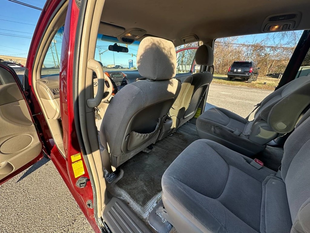 Toyota Sienna 5dr XLE FWD 7-Passenger (Natl) 2006