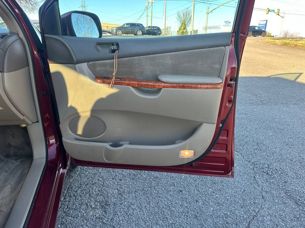 Toyota Sienna 5dr XLE FWD 7-Passenger (Natl) 2006