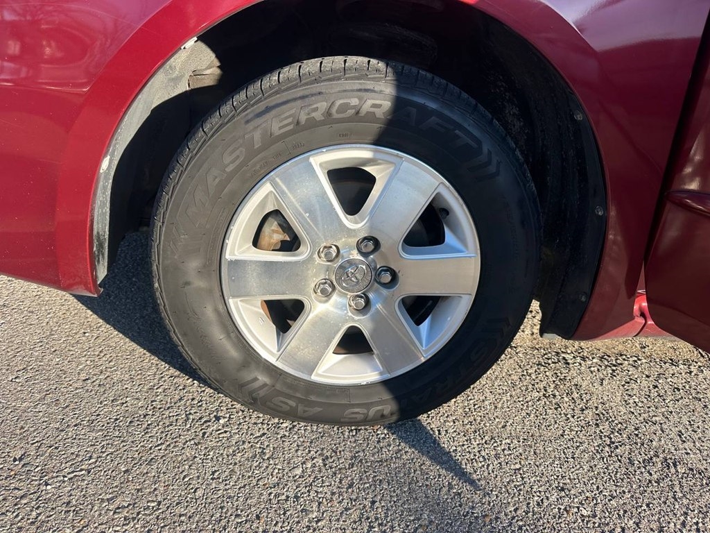 Toyota Sienna 5dr XLE FWD 7-Passenger (Natl) 2006