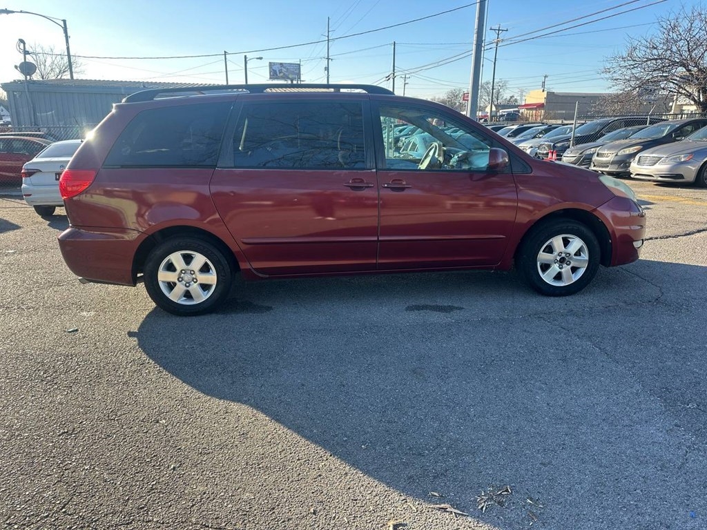 Toyota Sienna 5dr XLE FWD 7-Passenger (Natl) 2006