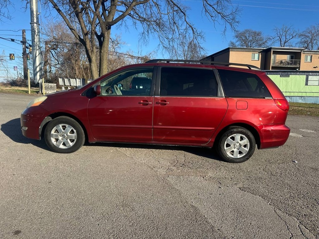 Toyota Sienna 5dr XLE FWD 7-Passenger (Natl) 2006
