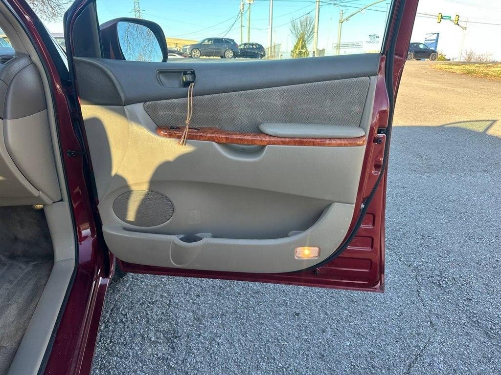 Toyota Sienna 5dr XLE FWD 7-Passenger (Natl) 2006