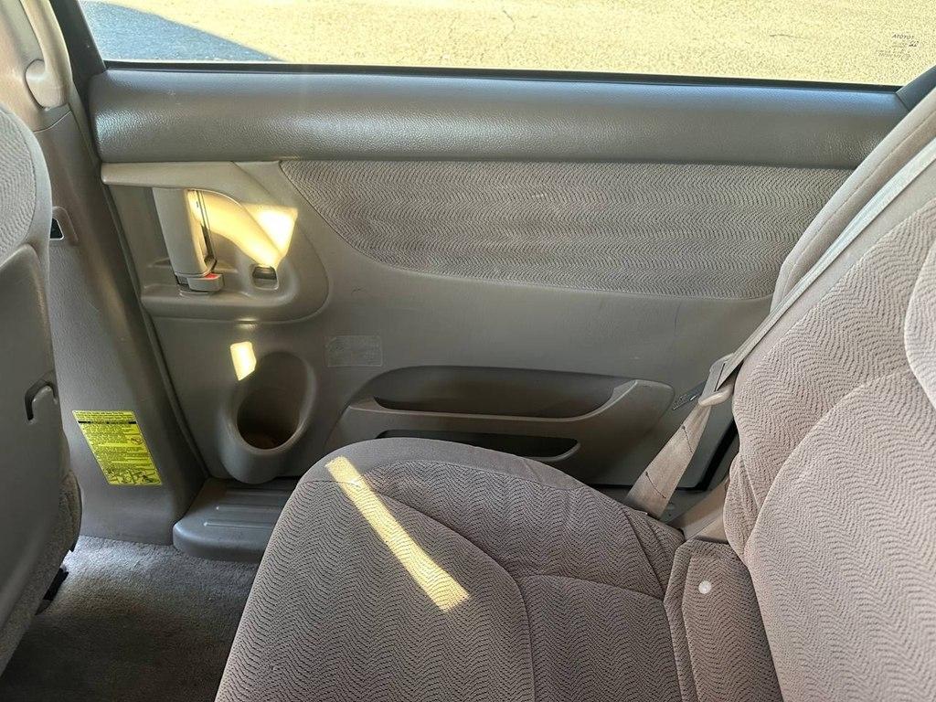 Toyota Sienna 5dr XLE FWD 7-Passenger (Natl) 2006