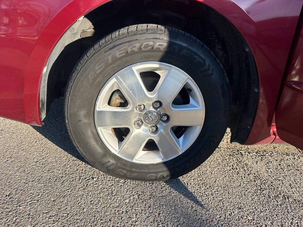 Toyota Sienna 5dr XLE FWD 7-Passenger (Natl) 2006