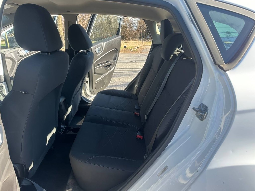 Ford Fiesta 5dr HB SE 2014