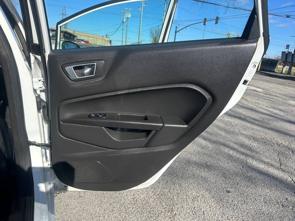 Ford Fiesta 5dr HB SE 2014