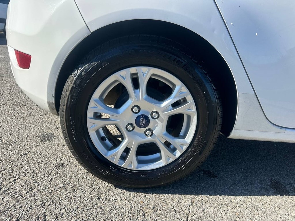 Ford Fiesta 5dr HB SE 2014