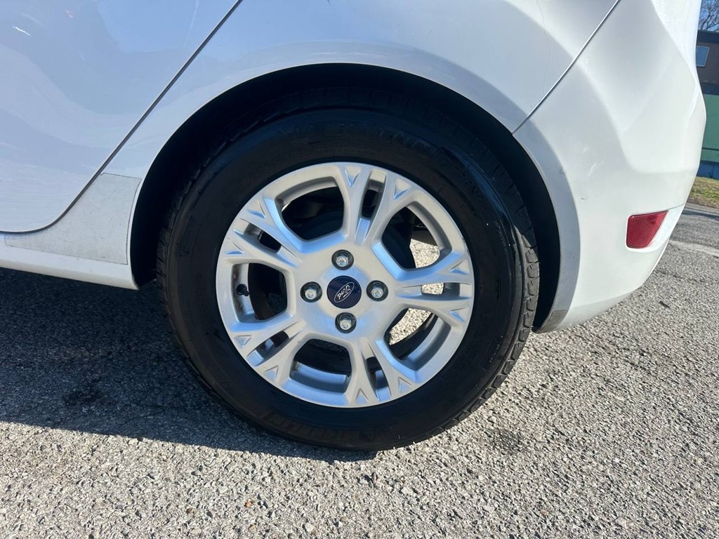 Ford Fiesta 5dr HB SE 2014