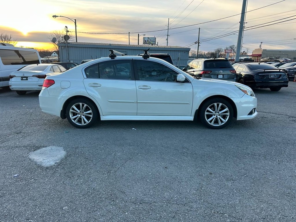 Subaru Legacy 4dr Sdn H4 Auto 2.5i Premium 2014