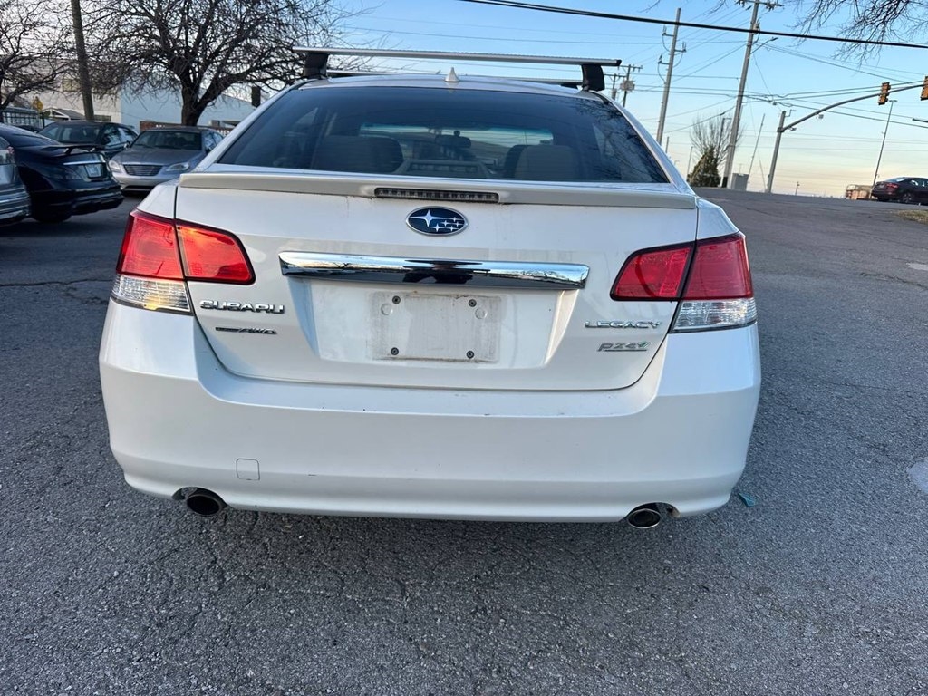 Subaru Legacy 4dr Sdn H4 Auto 2.5i Premium 2014