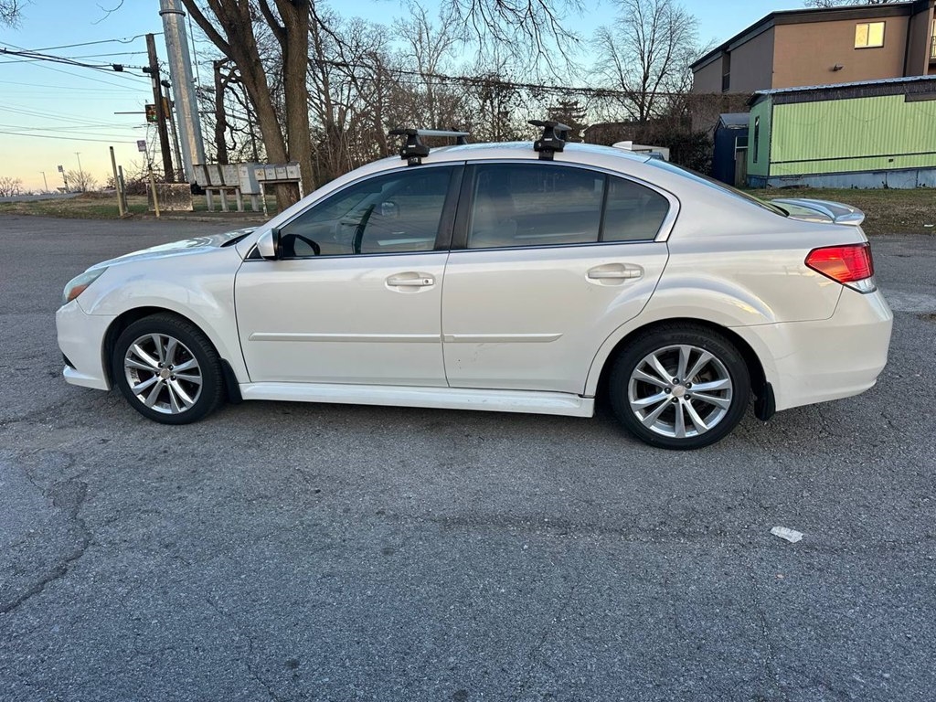 Subaru Legacy 4dr Sdn H4 Auto 2.5i Premium 2014