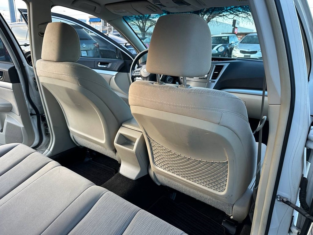 Subaru Legacy 4dr Sdn H4 Auto 2.5i Premium 2014