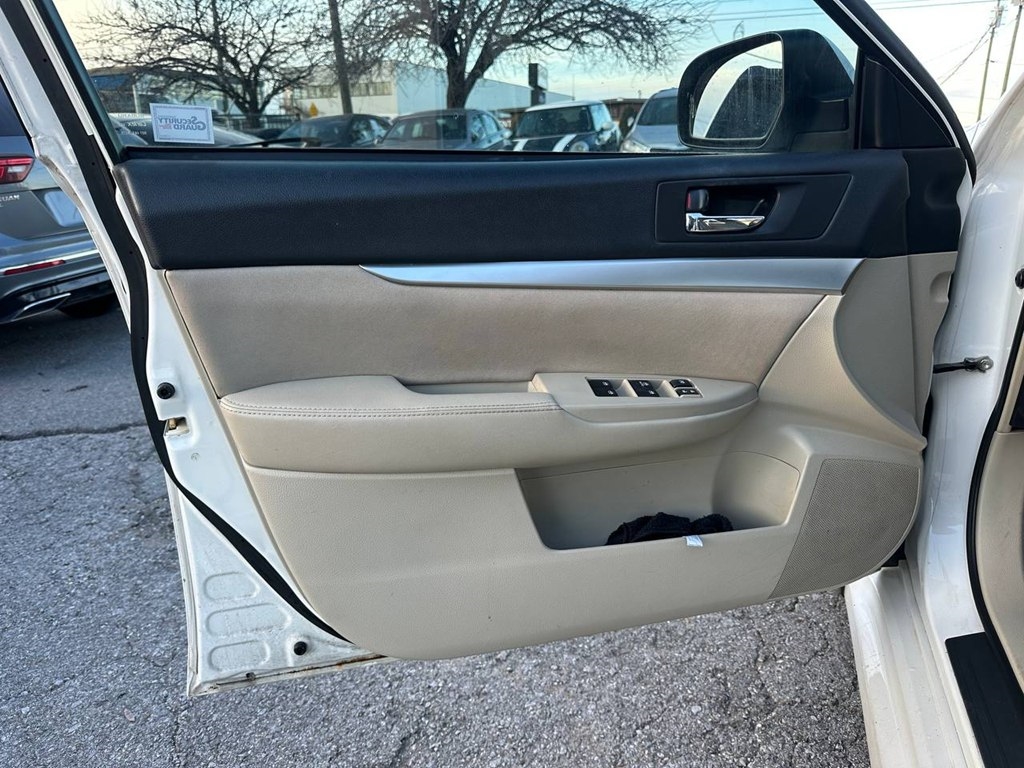 Subaru Legacy 4dr Sdn H4 Auto 2.5i Premium 2014