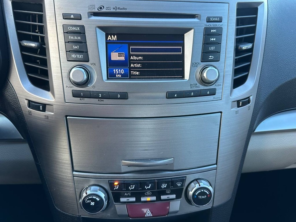 Subaru Legacy 4dr Sdn H4 Auto 2.5i Premium 2014