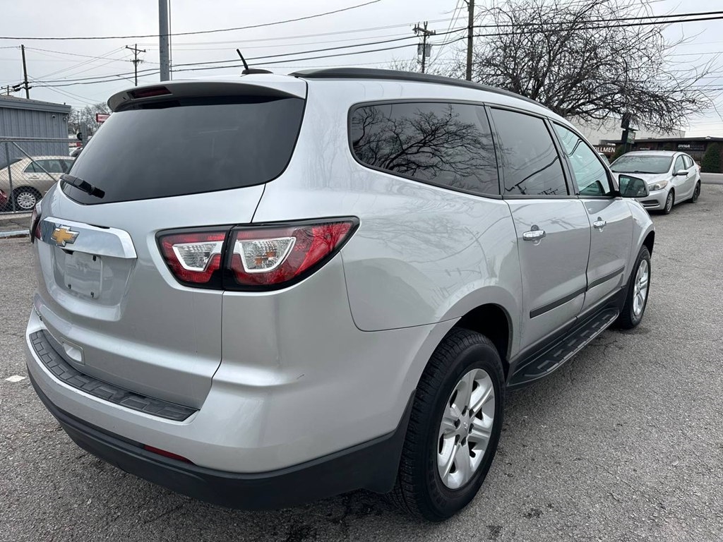 Chevrolet Traverse FWD 4dr LS w/1LS 2017