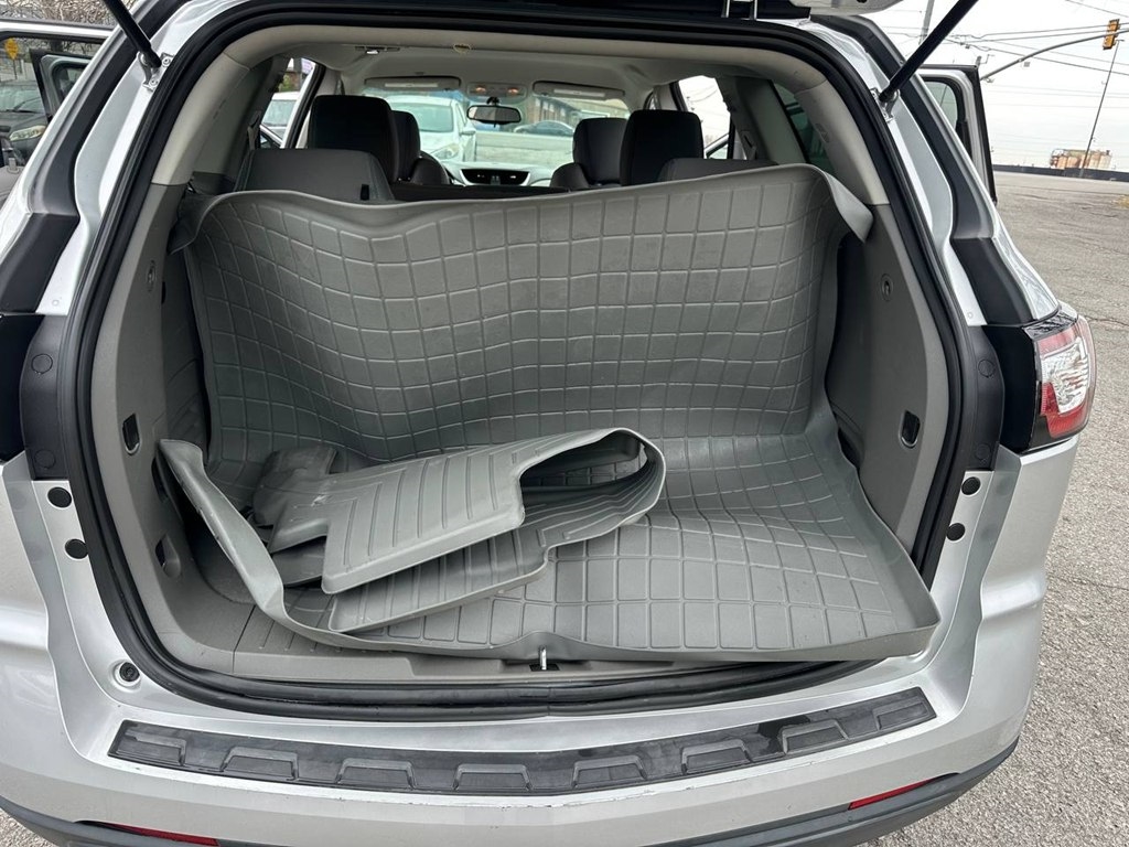 Chevrolet Traverse FWD 4dr LS w/1LS 2017