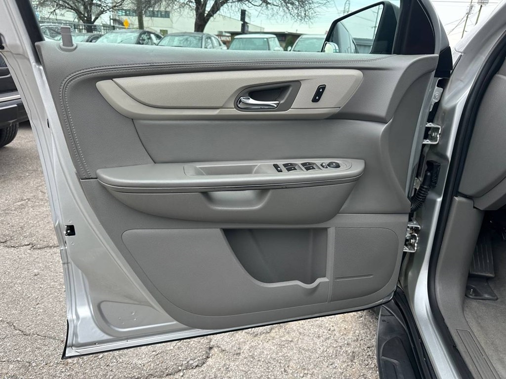 Chevrolet Traverse FWD 4dr LS w/1LS 2017