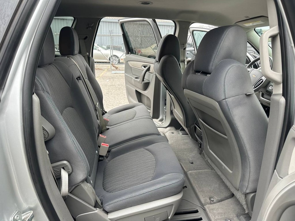 Chevrolet Traverse FWD 4dr LS w/1LS 2017