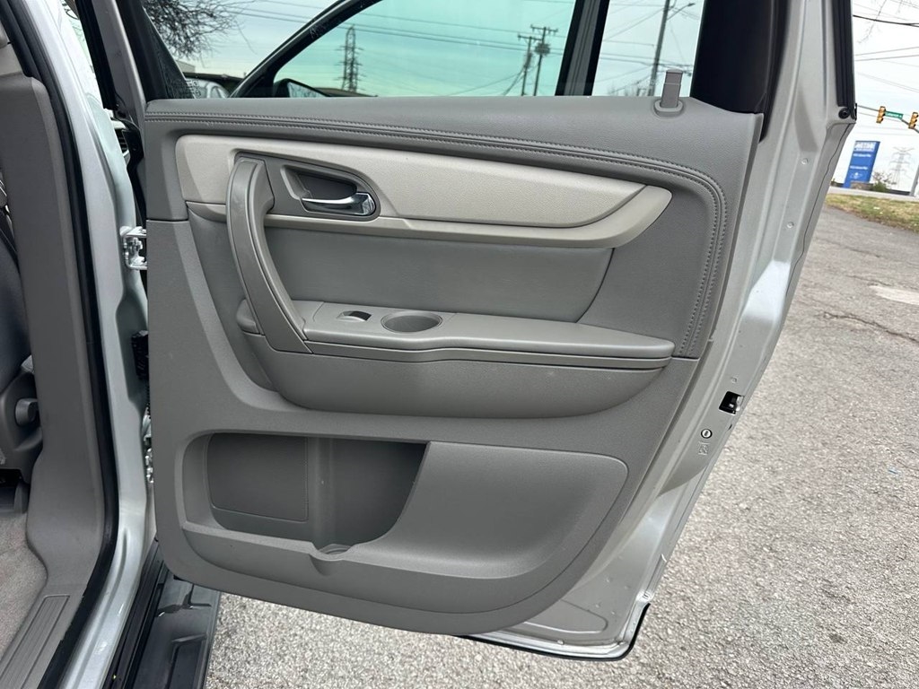 Chevrolet Traverse FWD 4dr LS w/1LS 2017