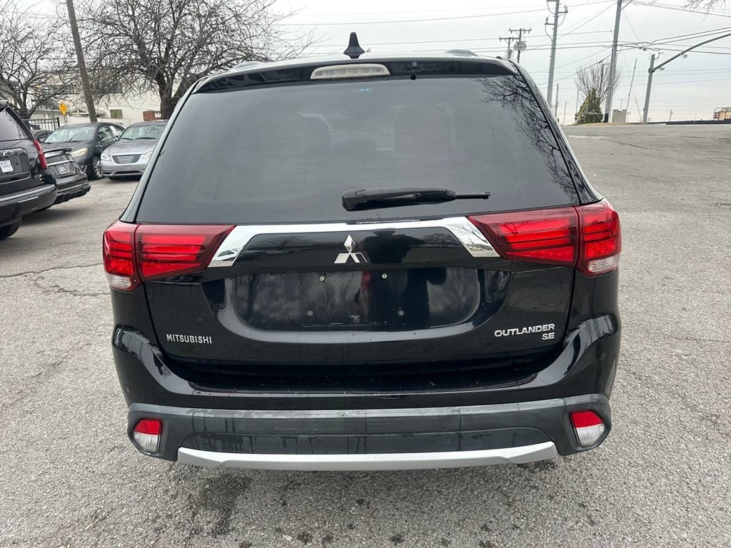 Mitsubishi Outlander SEL FWD 2018