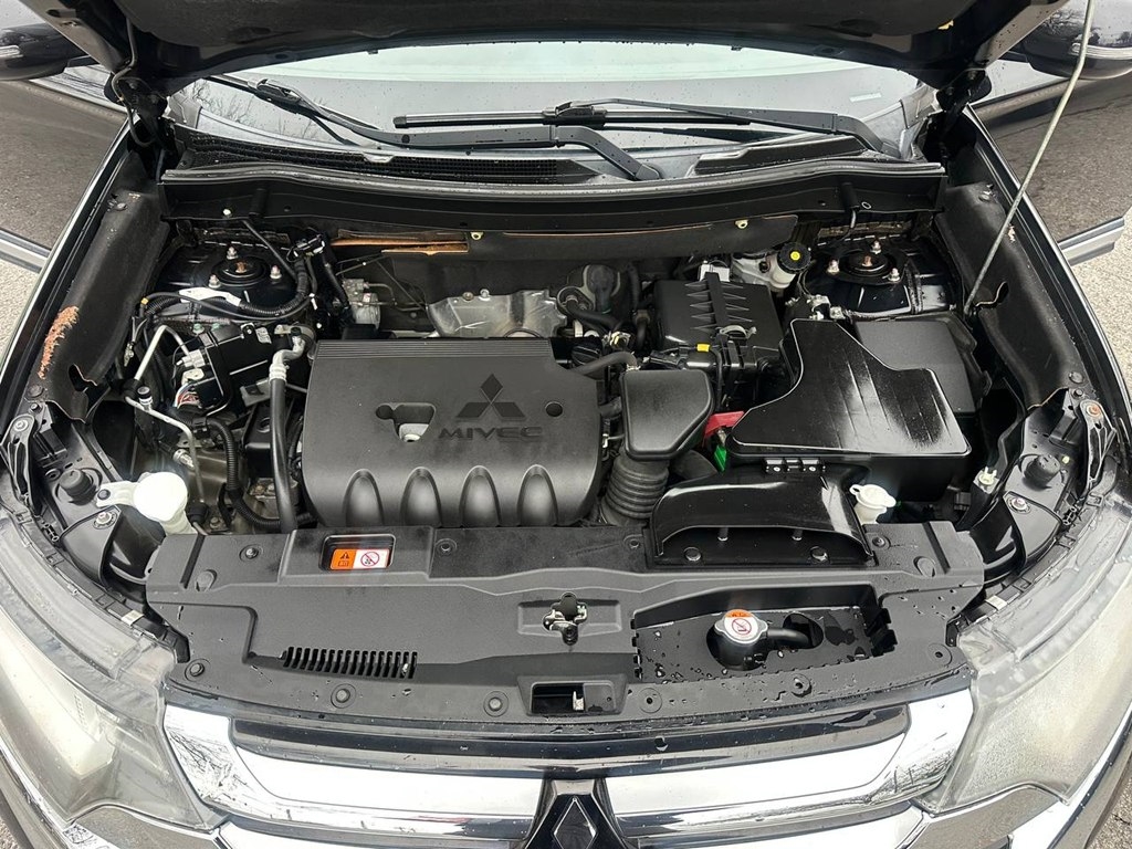 Mitsubishi Outlander SEL FWD 2018