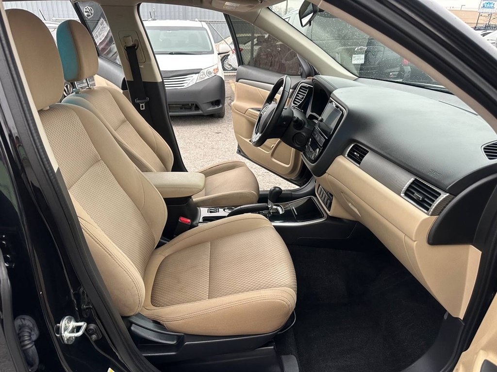 Mitsubishi Outlander SEL FWD 2018