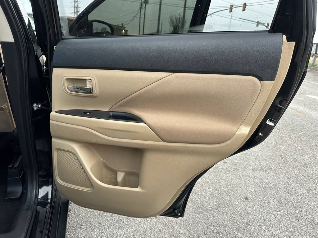 Mitsubishi Outlander SEL FWD 2018