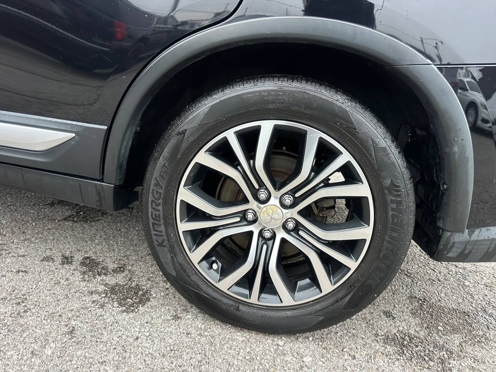 Mitsubishi Outlander SEL FWD 2018