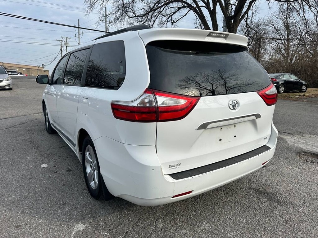 Toyota Sienna 5dr 8-Pass Van LE FWD (Natl) 2015