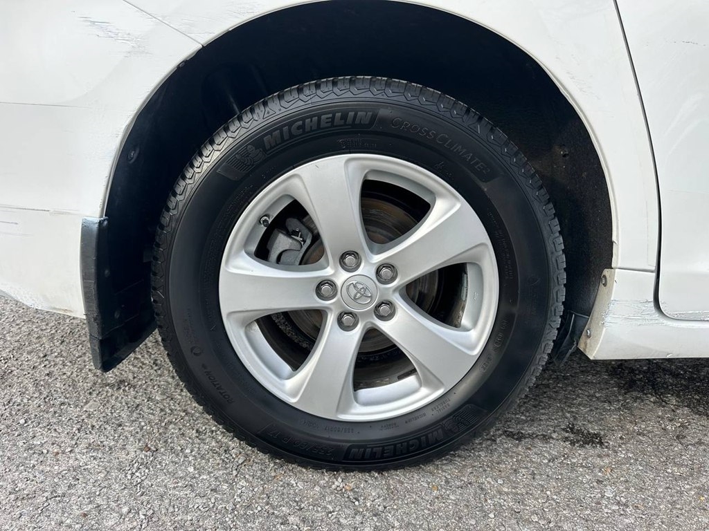 Toyota Sienna 5dr 8-Pass Van LE FWD (Natl) 2015