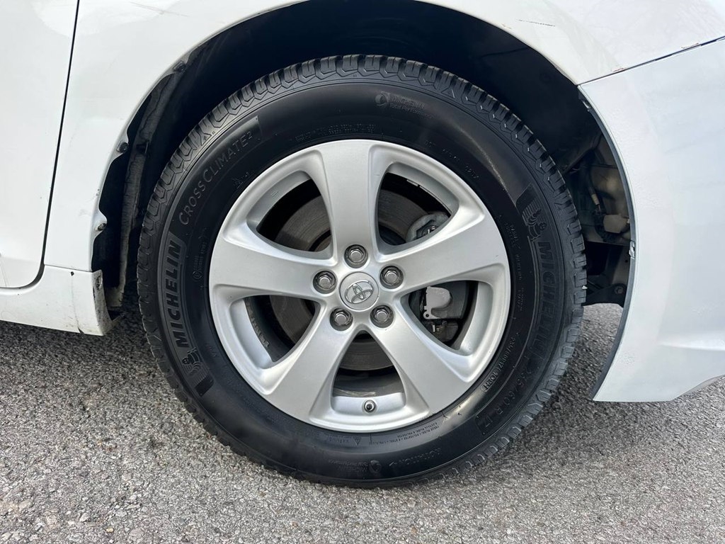 Toyota Sienna 5dr 8-Pass Van LE FWD (Natl) 2015