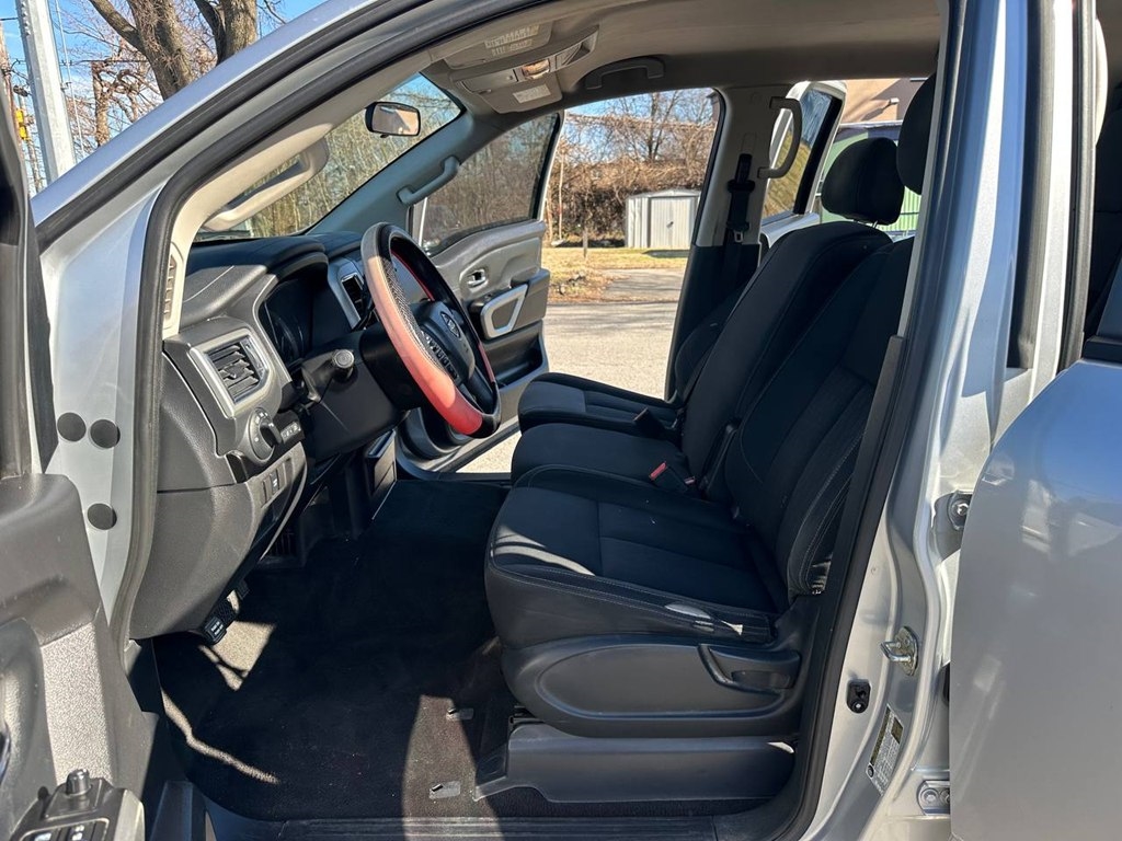 Nissan Titan 4x2 Crew Cab SV 2019