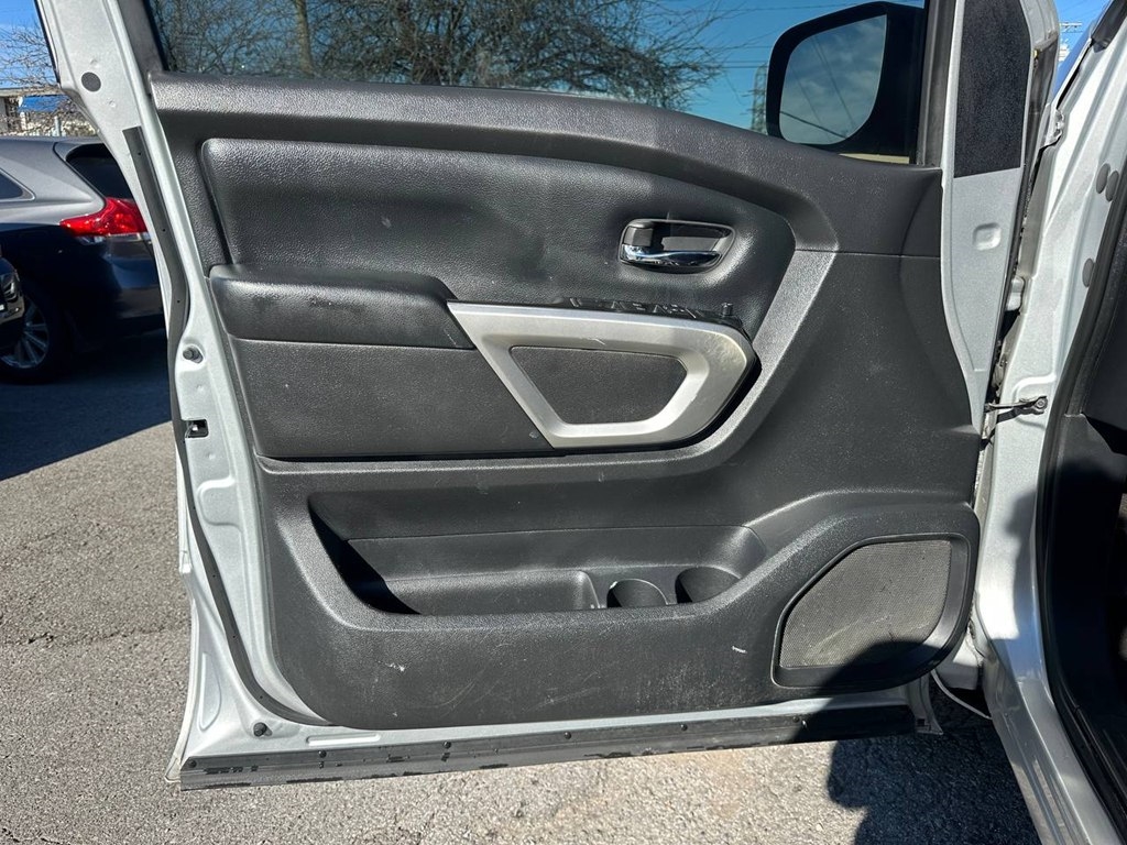 Nissan Titan 4x2 Crew Cab SV 2019