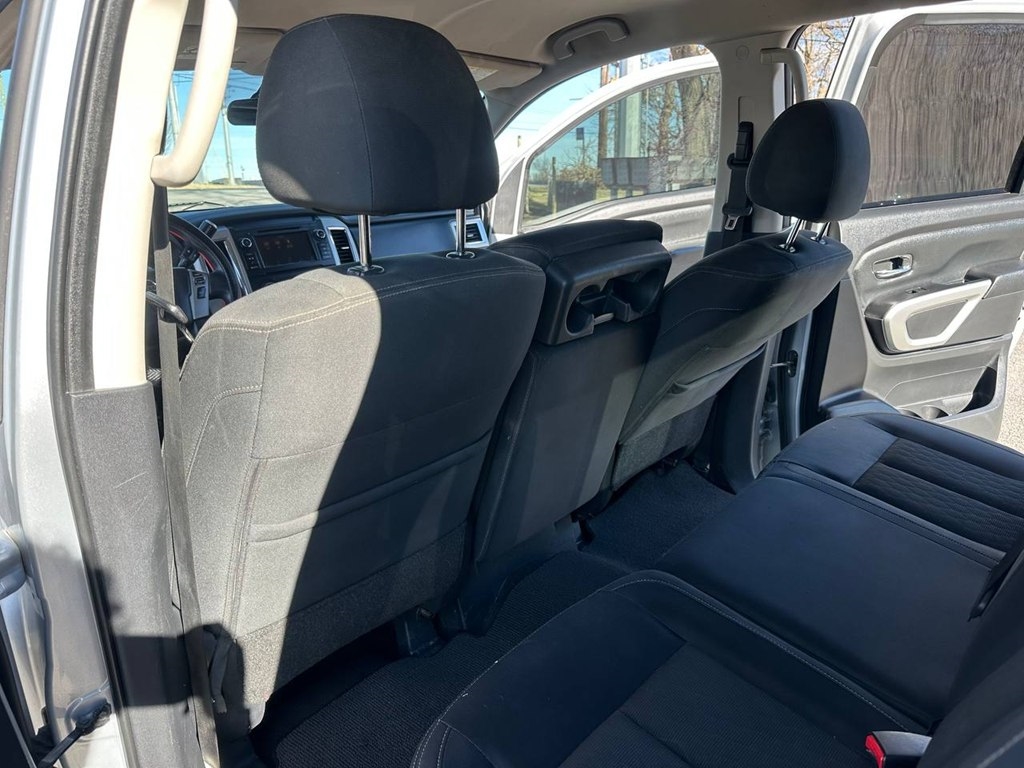 Nissan Titan 4x2 Crew Cab SV 2019