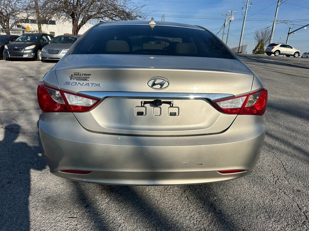 Hyundai Sonata 4dr Sdn 2.4L Auto GLS 2011