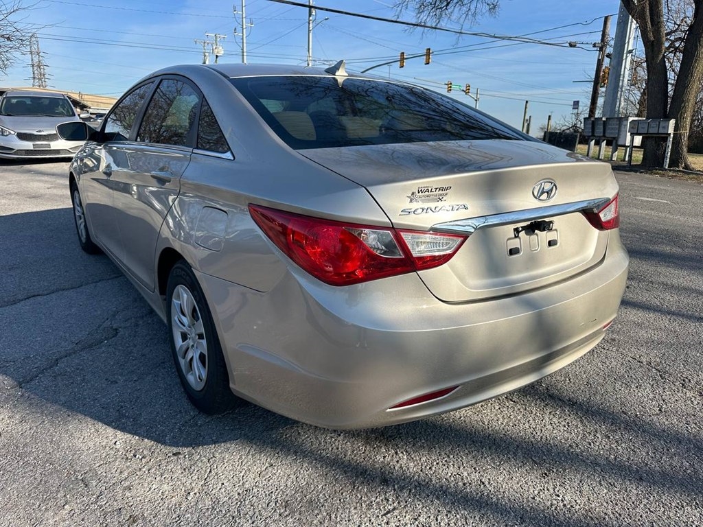 Hyundai Sonata 4dr Sdn 2.4L Auto GLS 2011