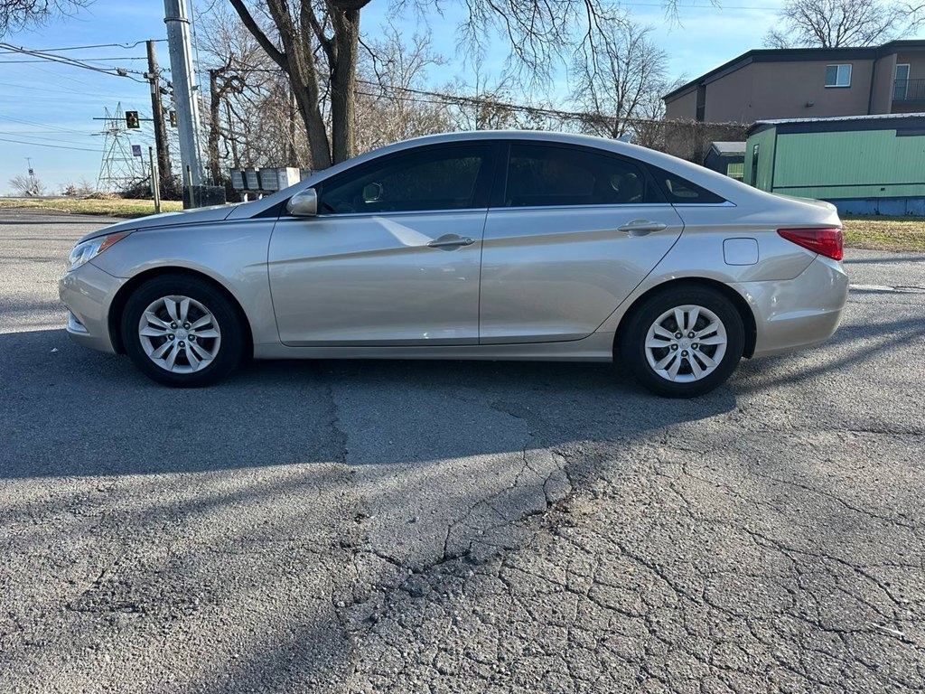 Hyundai Sonata 4dr Sdn 2.4L Auto GLS 2011
