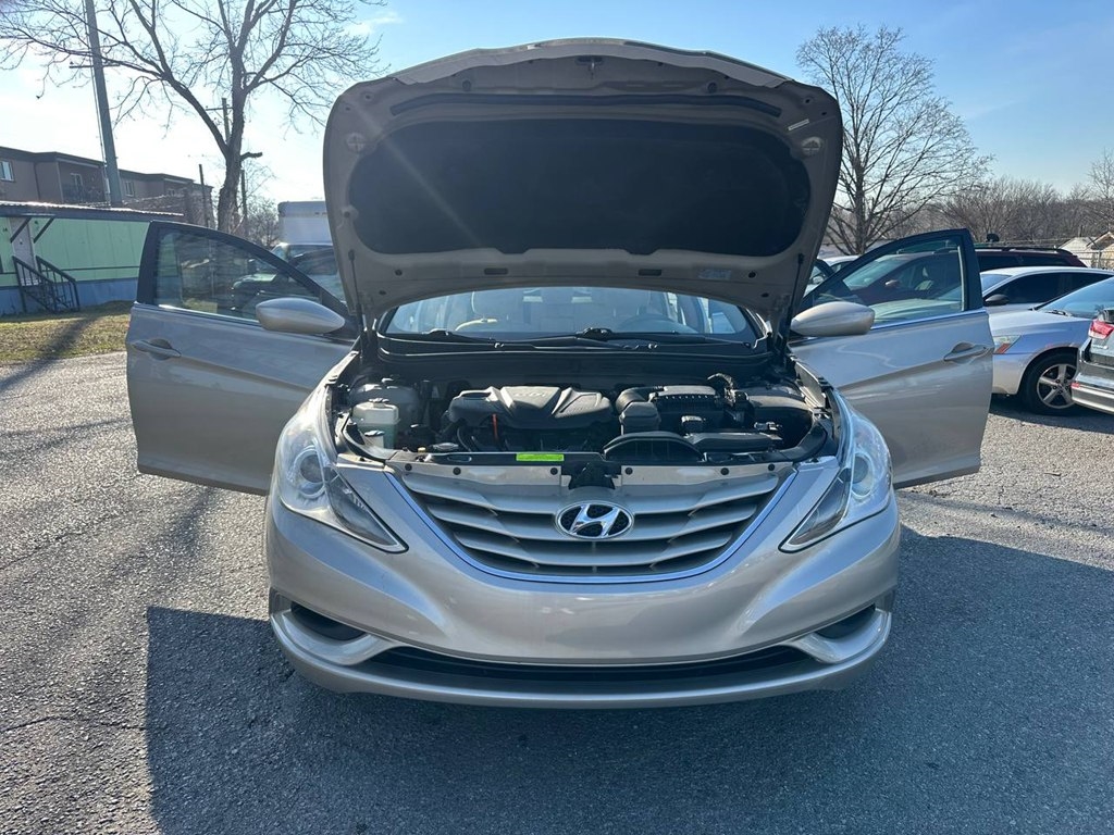 Hyundai Sonata 4dr Sdn 2.4L Auto GLS 2011