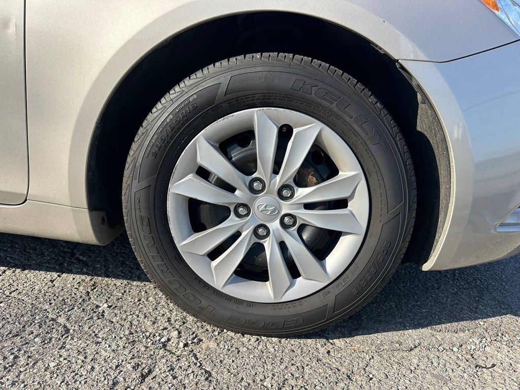 Hyundai Sonata 4dr Sdn 2.4L Auto GLS 2011